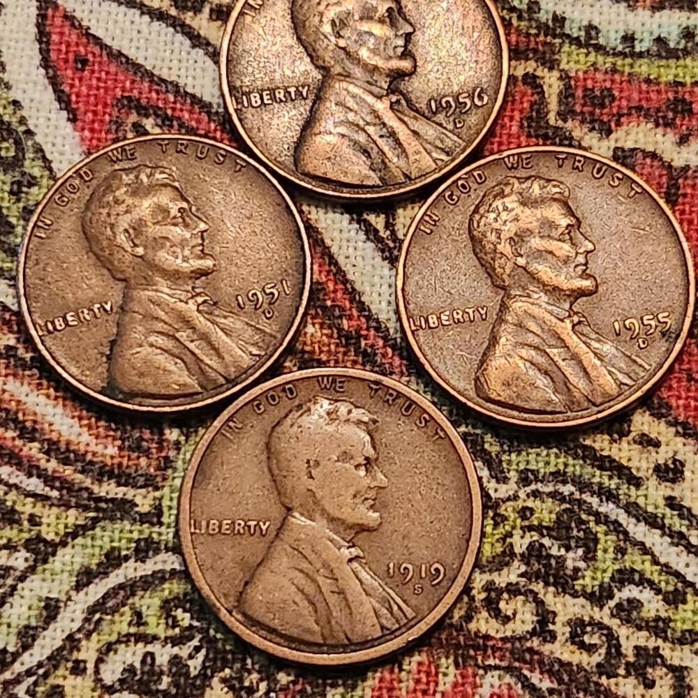 Palace Gold and Brown Collectibles